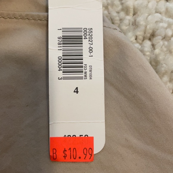 Khaki Old navy size 4 shorts - Picture 3 of 3